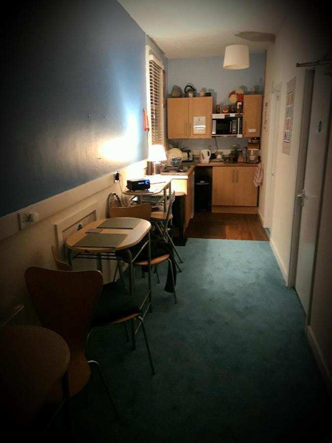 Хостел Hull Trinity Backpackers Кингстон-апон-Халл Экстерьер фото